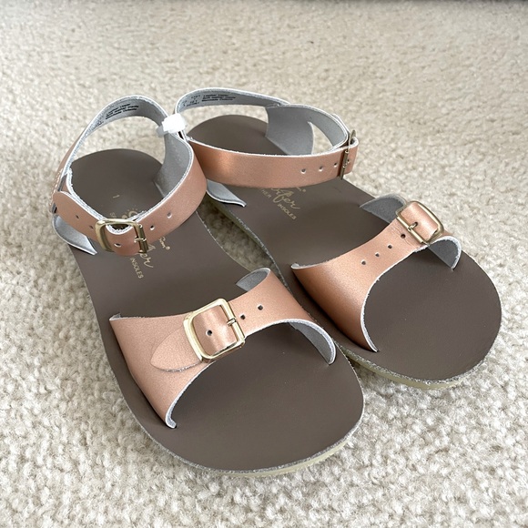 Salt Water Sandals by Hoy Shoes: Sun-San Surfer in Rose Gold - Picture 5 of 5